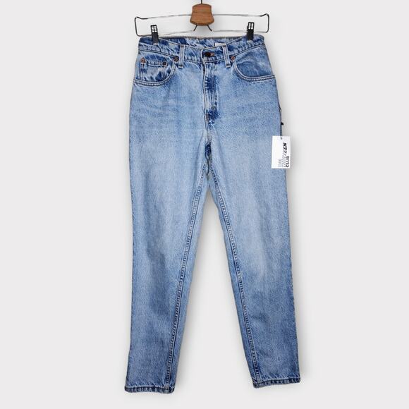 Vintage Levis 550 Relaxed Tapered Jeans Light Wash Made in USA Size 7 Medium - Picture 1 of 6